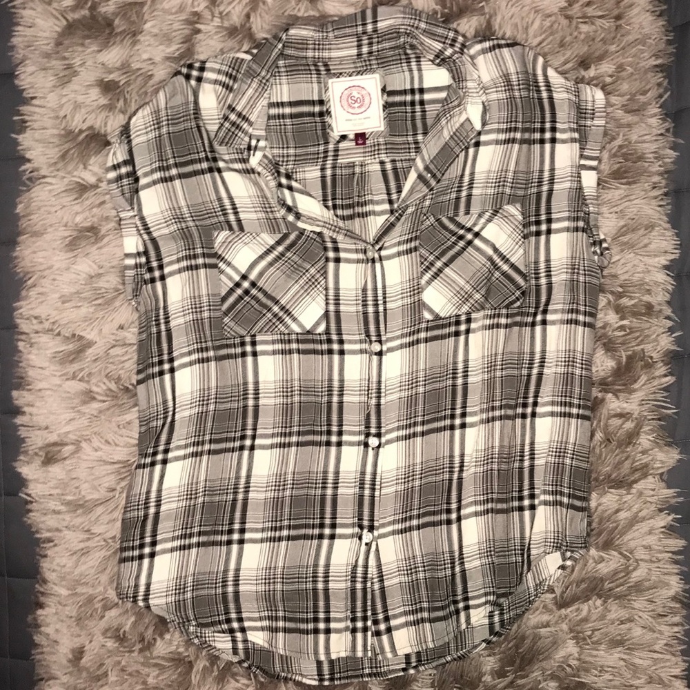 Plaid Sleeveless Blouse